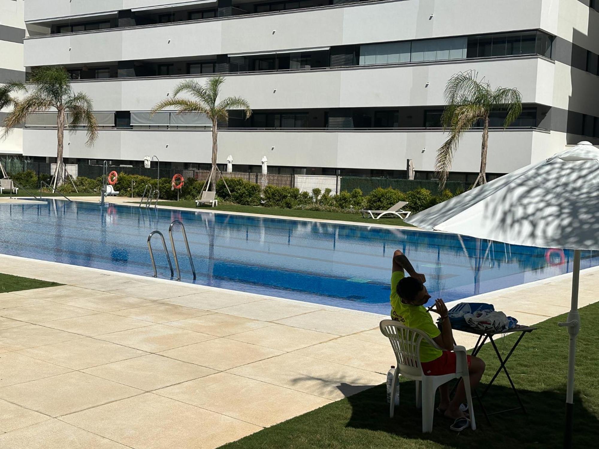 Alamar P&O Corporate Accommodation ตอร์เรโมลิโนส ภายนอก รูปภาพ